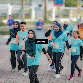 Runner Photo 8324384
