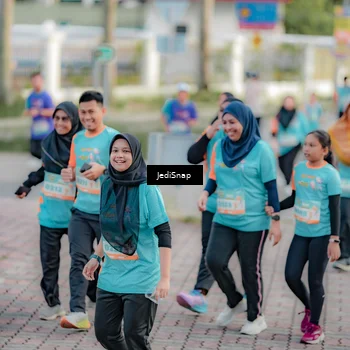 Runner Photo 8324400