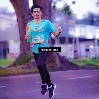 Runner Photo 8324436