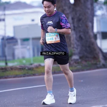 Runner Photo 8324472