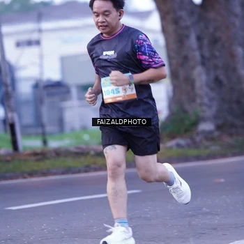 Runner Photo 8324476