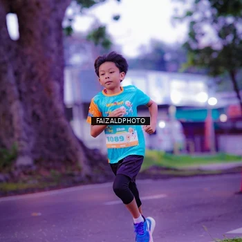 Runner Photo 8324502