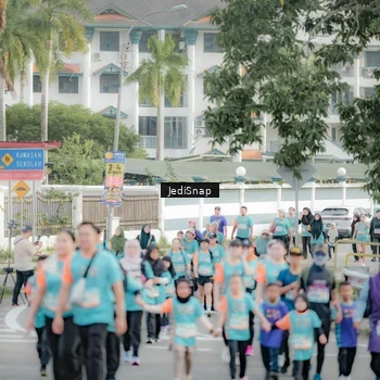 Runner Photo 8324504