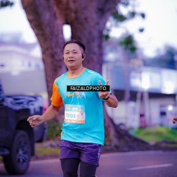 Runner Photo 8324532