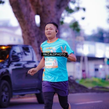 Runner Photo 8324533