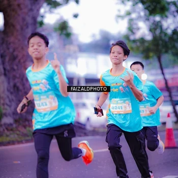 Runner Photo 8324554