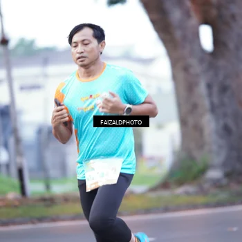 Runner Photo 8324631