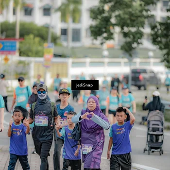 Runner Photo 8324635