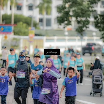 Runner Photo 8324641