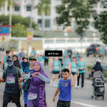 Runner Photo 8324658