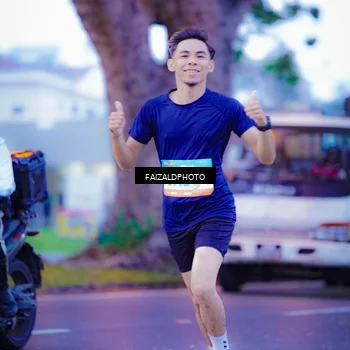Runner Photo 8324668