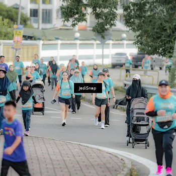 Runner Photo 8324683