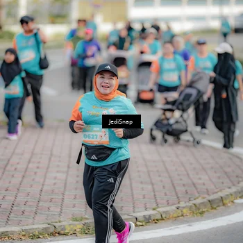 Runner Photo 8324727