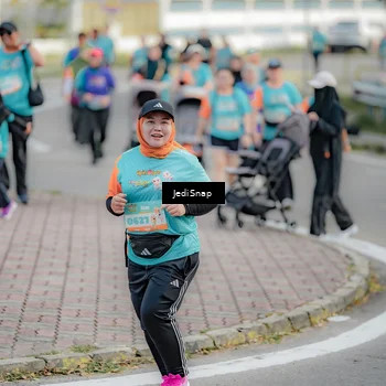 Runner Photo 8324729