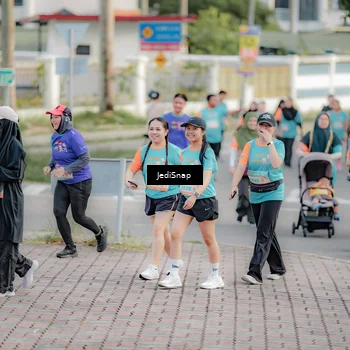 Runner Photo 8324760