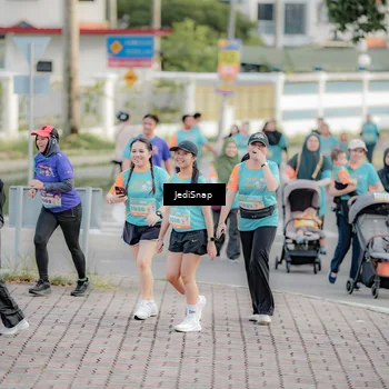 Runner Photo 8324762