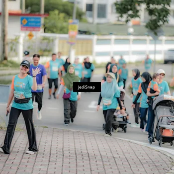 Runner Photo 8324801