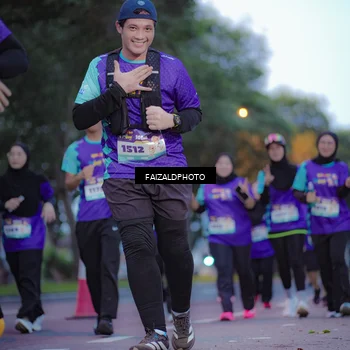 Runner Photo 8324858