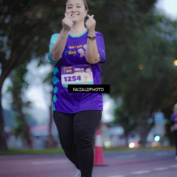 Runner Photo 8324939