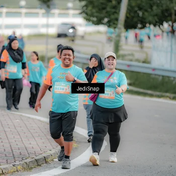 Runner Photo 8325000