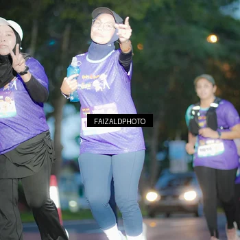 Runner Photo 8325001