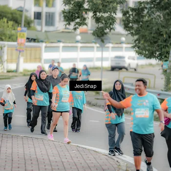 Runner Photo 8325003