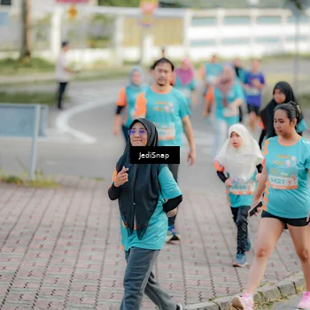 Runner Photo 8325028