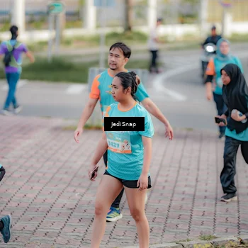 Runner Photo 8325055