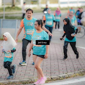Runner Photo 8325056