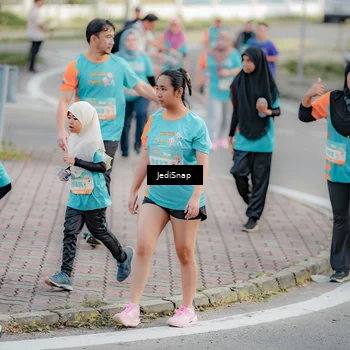 Runner Photo 8325061