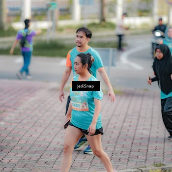 Runner Photo 8325065