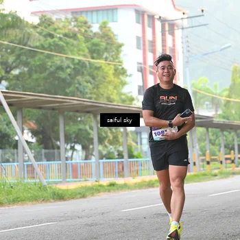 Runner Photo 8325073