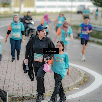 Runner Photo 8325099