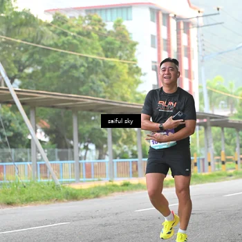 Runner Photo 8325100