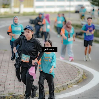 Runner Photo 8325109