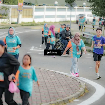Runner Photo 8325115