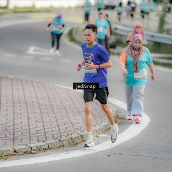 Runner Photo 8325161