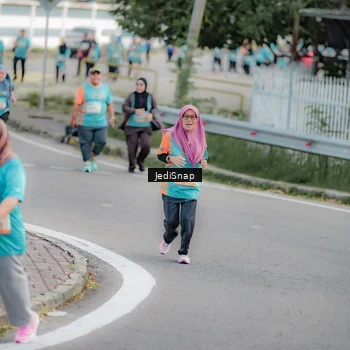 Runner Photo 8325188