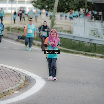 Runner Photo 8325196