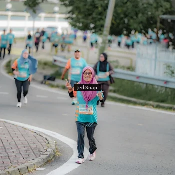 Runner Photo 8325201