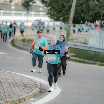 Runner Photo 8325213