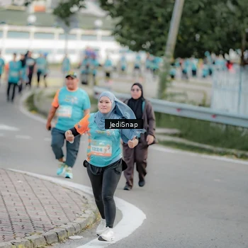 Runner Photo 8325233