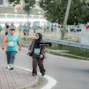 Runner Photo 8325236
