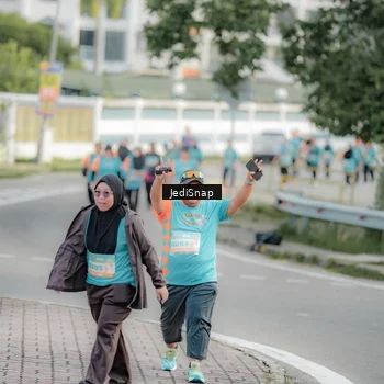 Runner Photo 8325258