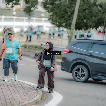 Runner Photo 8325273