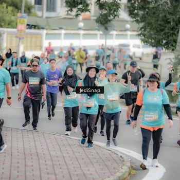 Runner Photo 8325310