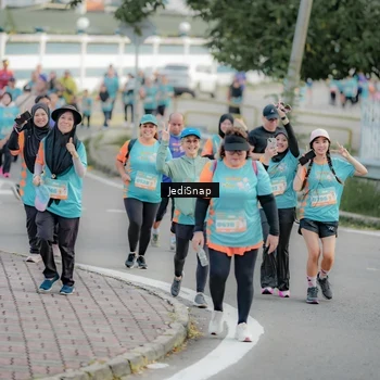 Runner Photo 8325311