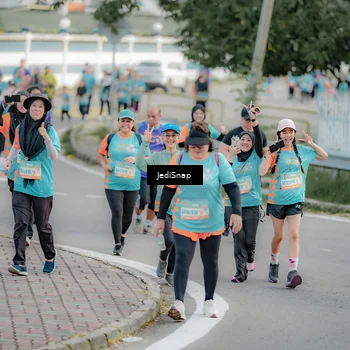 Runner Photo 8325322