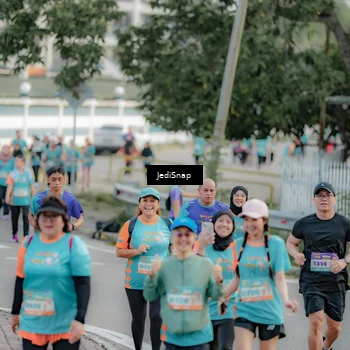 Runner Photo 8325348