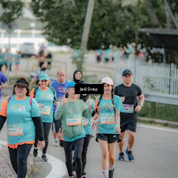 Runner Photo 8325355
